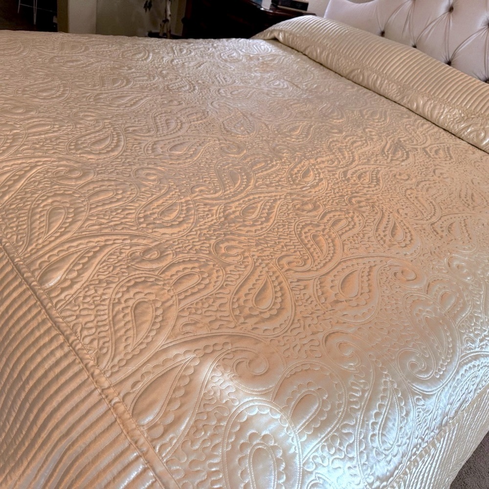 Serenta Quilted Satin Coverlet/Spread - Oversized - Gold